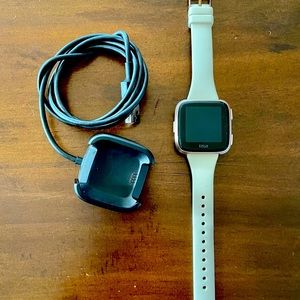 Rose Gold Fitbit Versa - small band